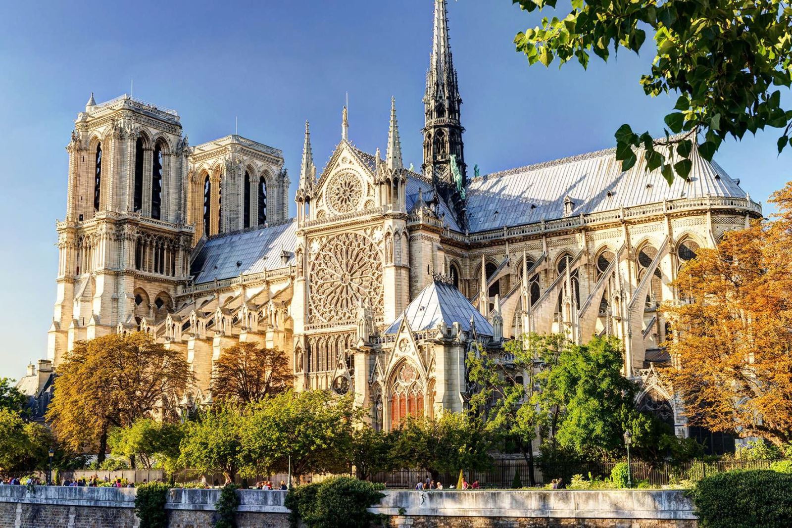 Nhà thờ Đức Bà Paris là một trong những biểu tượng kiến trúc nổi tiếng nhất của Pháp (Nguồn: Internet)