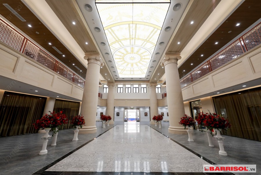 Công trình trần in xuyên sáng Barrisol tại trường Đại Học VINUNI 
