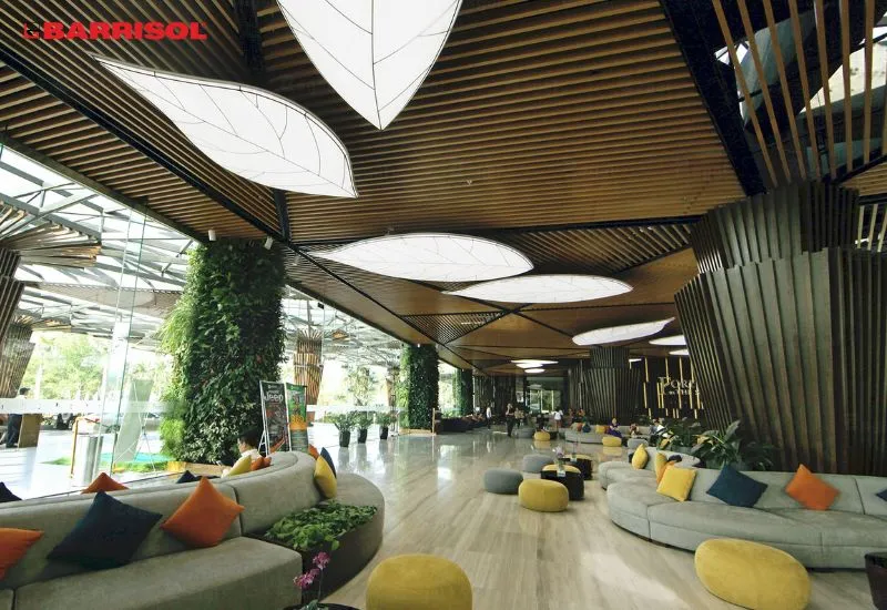 Ánh sáng từ hộp đèn giúp không gian sáng rõ nhưng vẫn mềm mại
