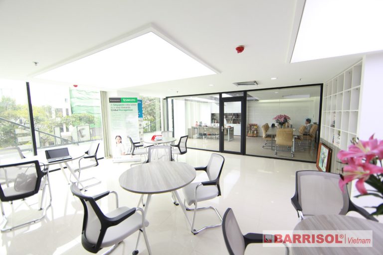 Làm mới không gian văn phòng với trần xuyên sáng Barrisol