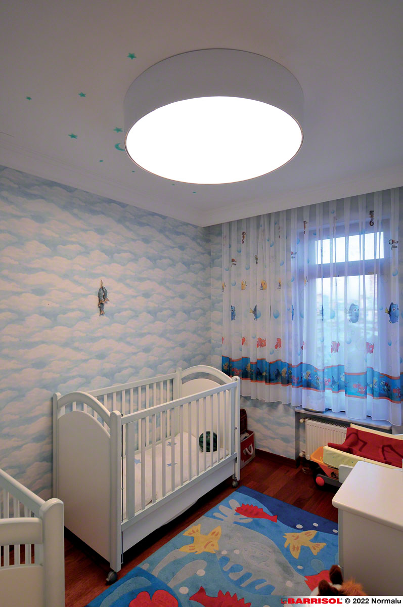 Trần xuyên sáng mang đến hiệu ứng ánh sáng nhẹ nhàng, không chói mắt