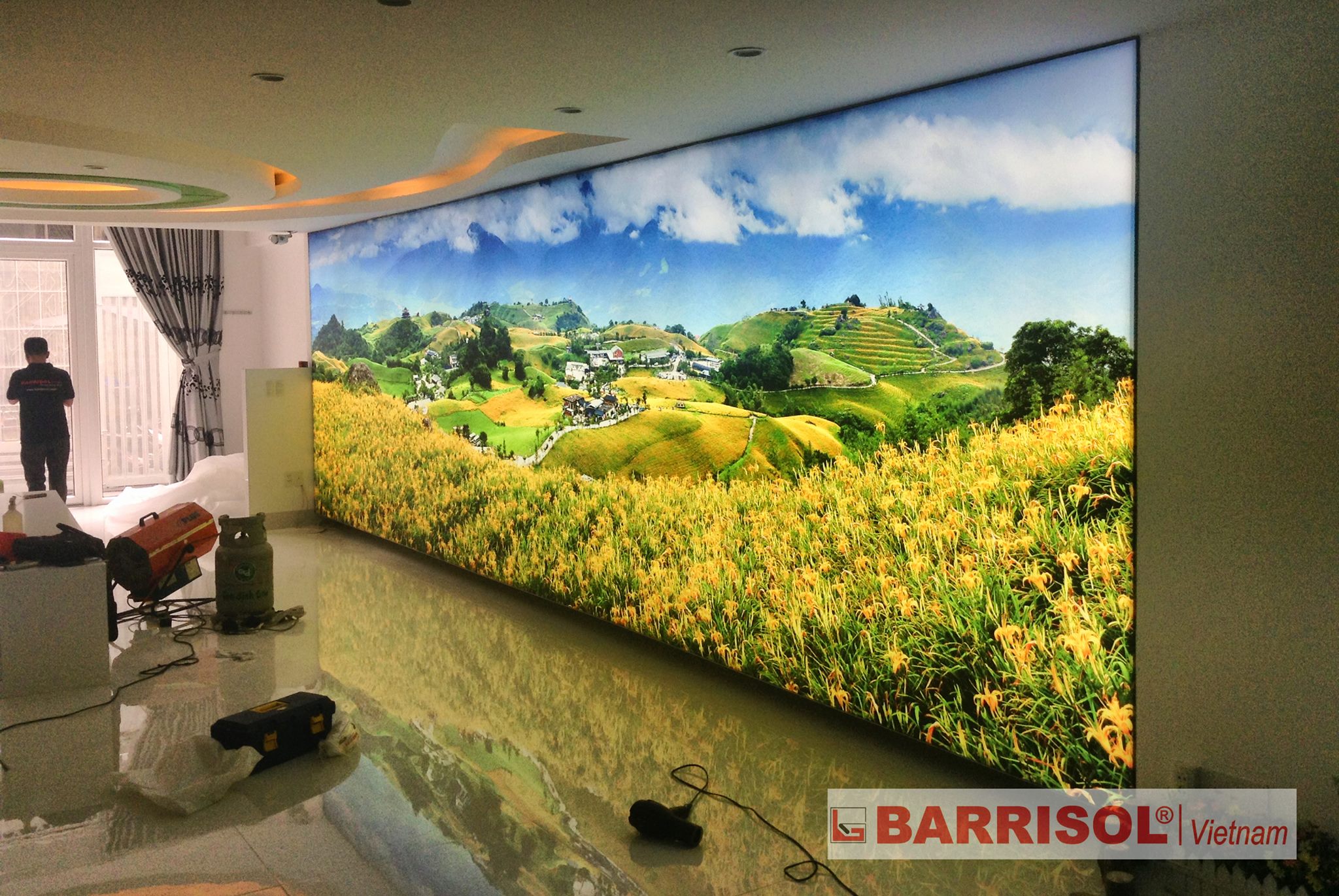 Xu hướng vách in xuyên sáng Barrisol thay thế tranh trang trí